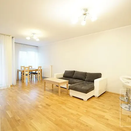 Modern Apartment-city Center-new Building-garage * ורוצלב